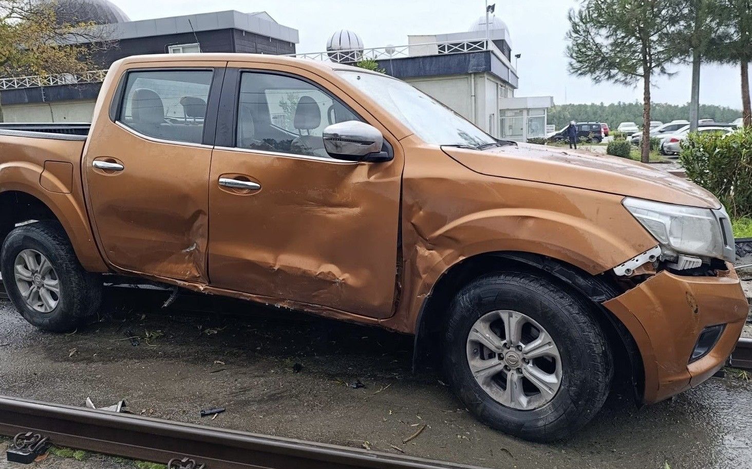 Samsun haber: Samsun’da pikap tramvay yoluna girdi! Seferler aksadı