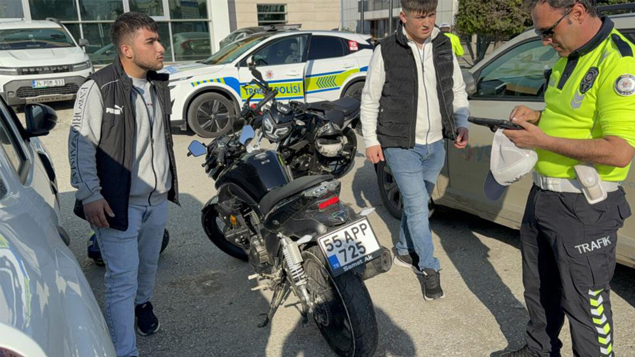 Samsun Haber: Samsun’da korkutan kaza! Motosiklet otomobille çarpıştı