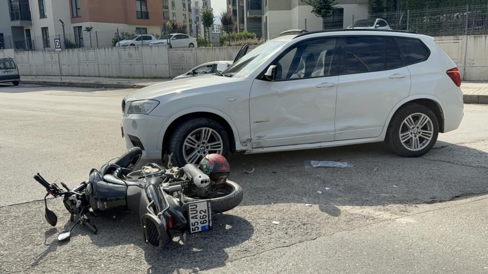 Samsun Haber: Samsun’da motosiklet otomobile çarptı! 17 yaşındaki sürücü hastanelik oldu