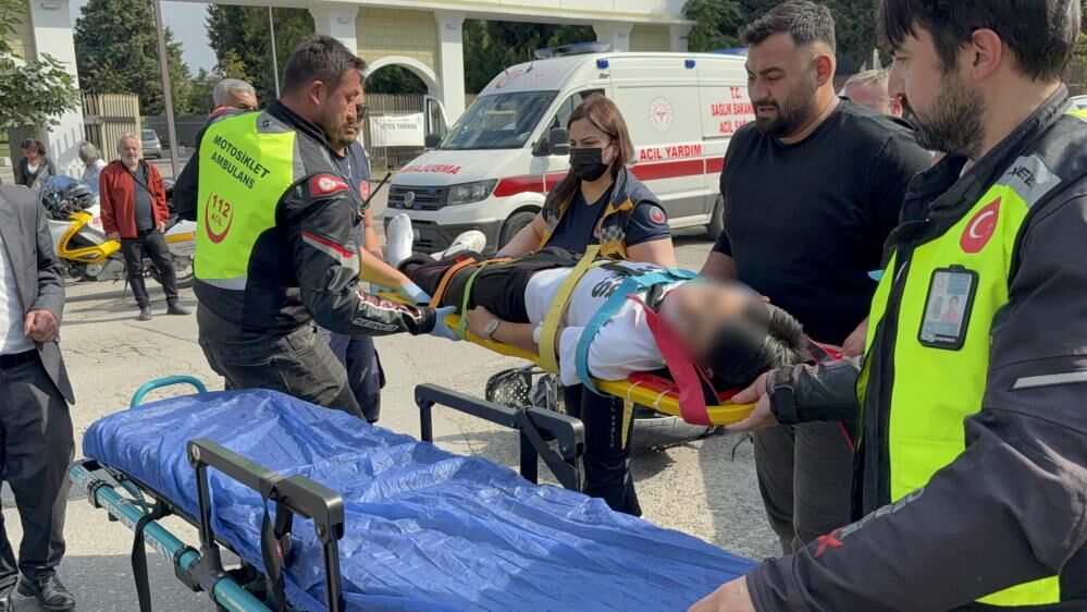Samsun Haber: Samsun’da motosiklet otomobile çarptı! 17 yaşındaki sürücü hastanelik oldu