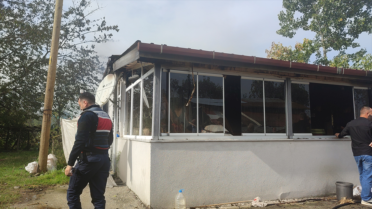 Samsun haber: Samsun’da müstakil ev alevlere teslim oldu! Kullanılamaz halde