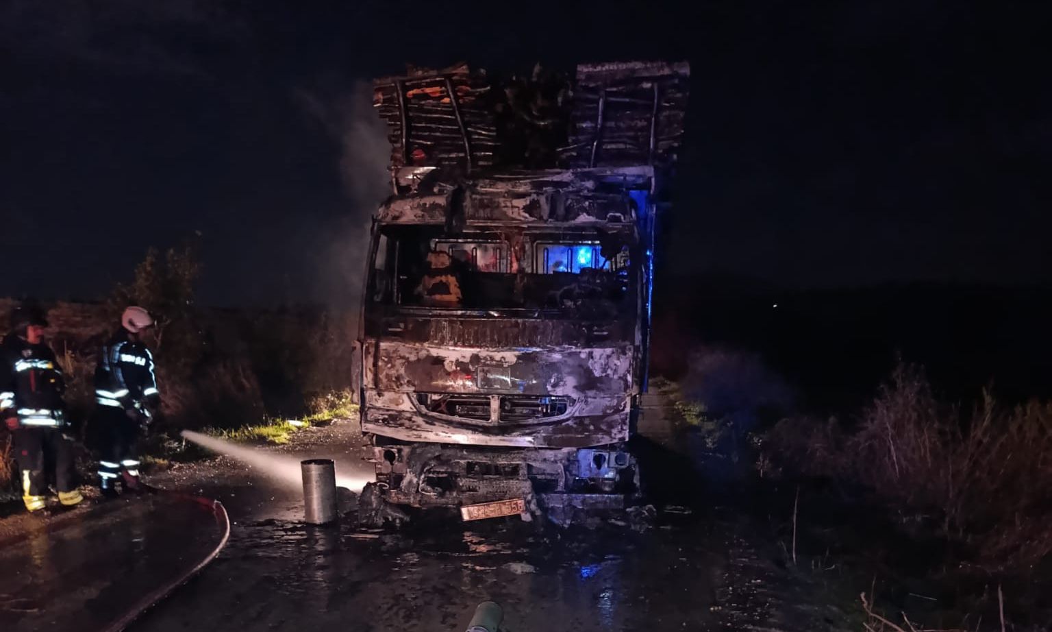 Samsun haber: Samsun’da odun yüklü kamyon yandı! Araç kullanılamaz hale geldi