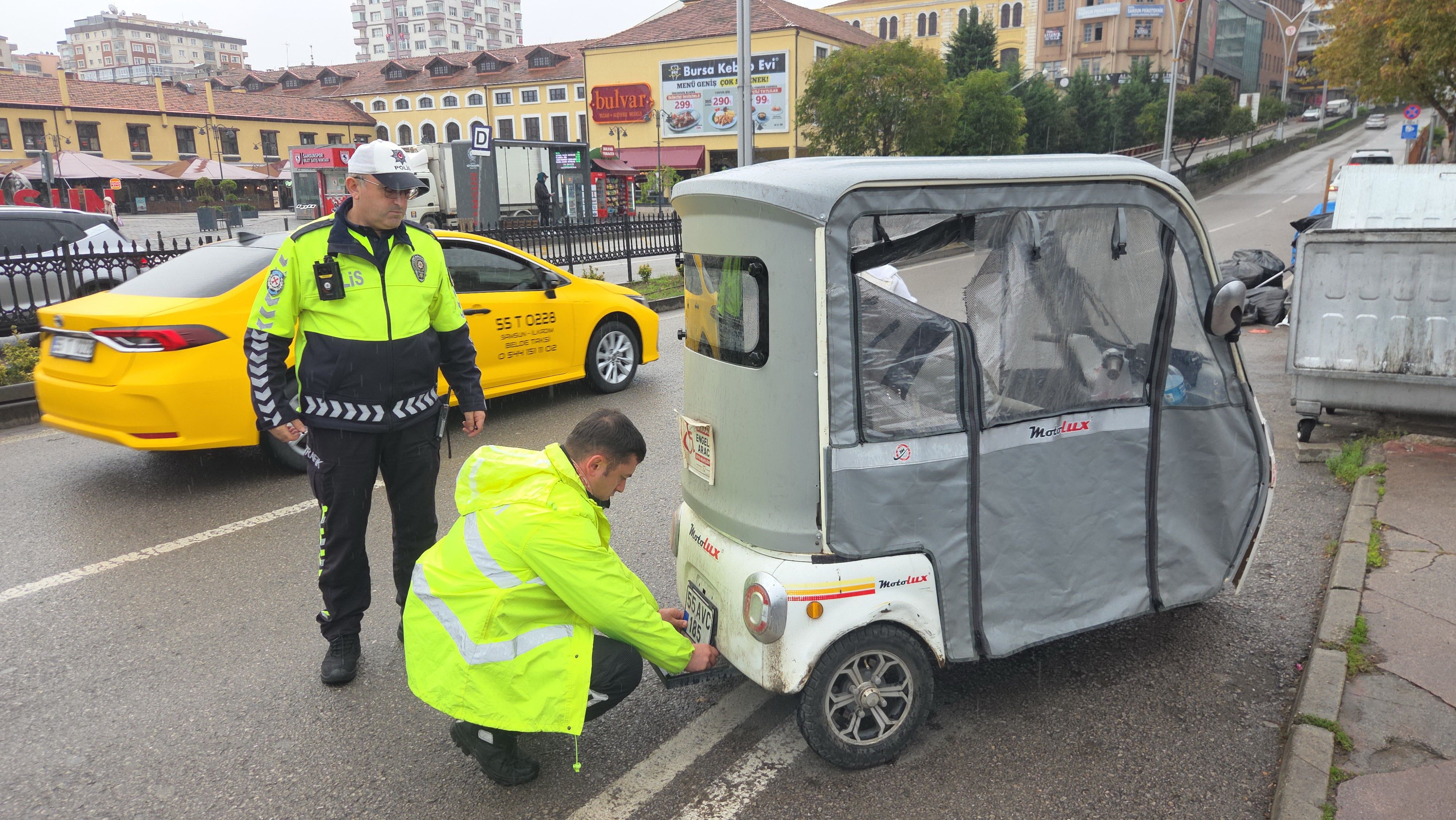 Samsun haber: Samsun’da polisin yaralı kadına yardımı yürekleri ısıttı