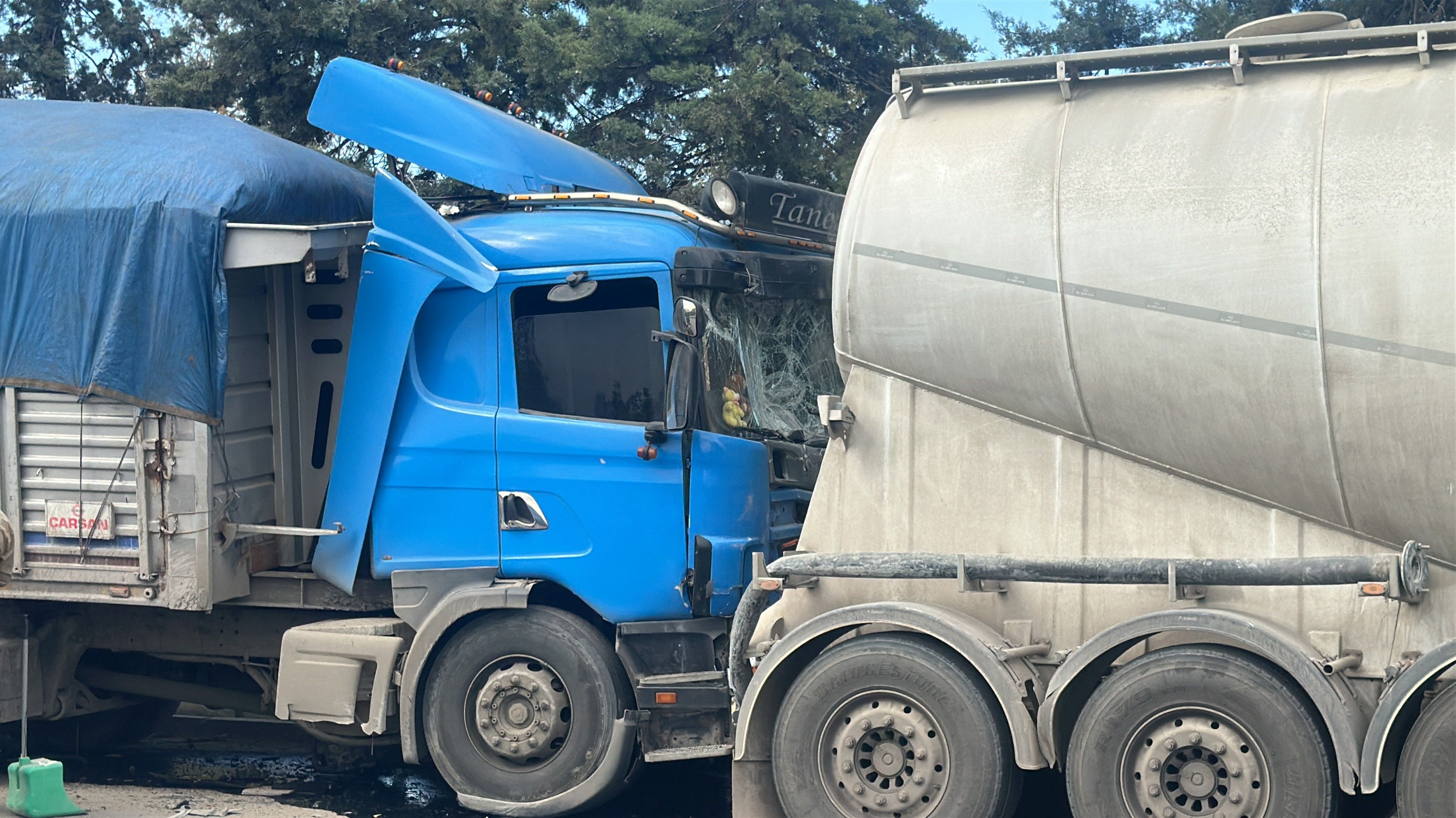 Samsun haber: Samsun’da trafik karıştı! 3 araç zincirleme kazaya karıştı