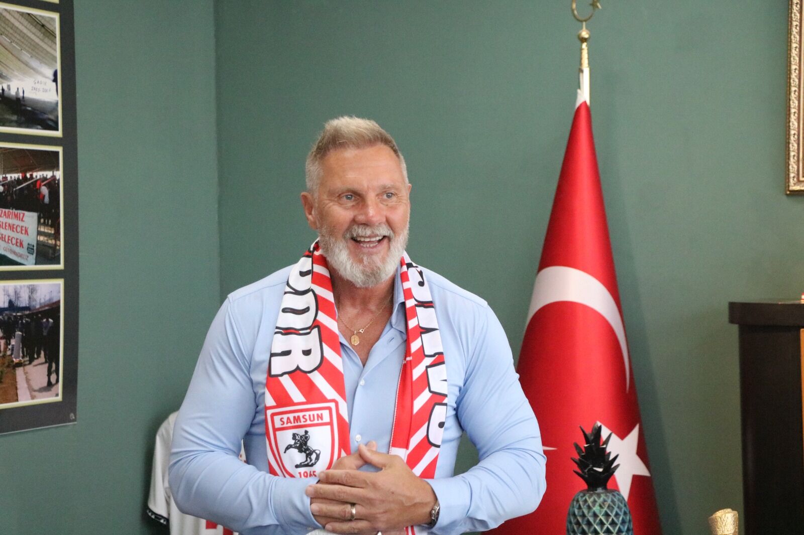 Samsunspor Haber: Samsunspor teknik direktörü Fink Yabancılar Pazarı esnafıyla buluştu