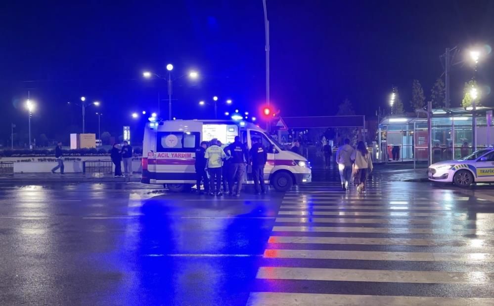 Samsun Haber:Samsun’da trafik ışıklarında kaza! Yaya hastanelik oldu