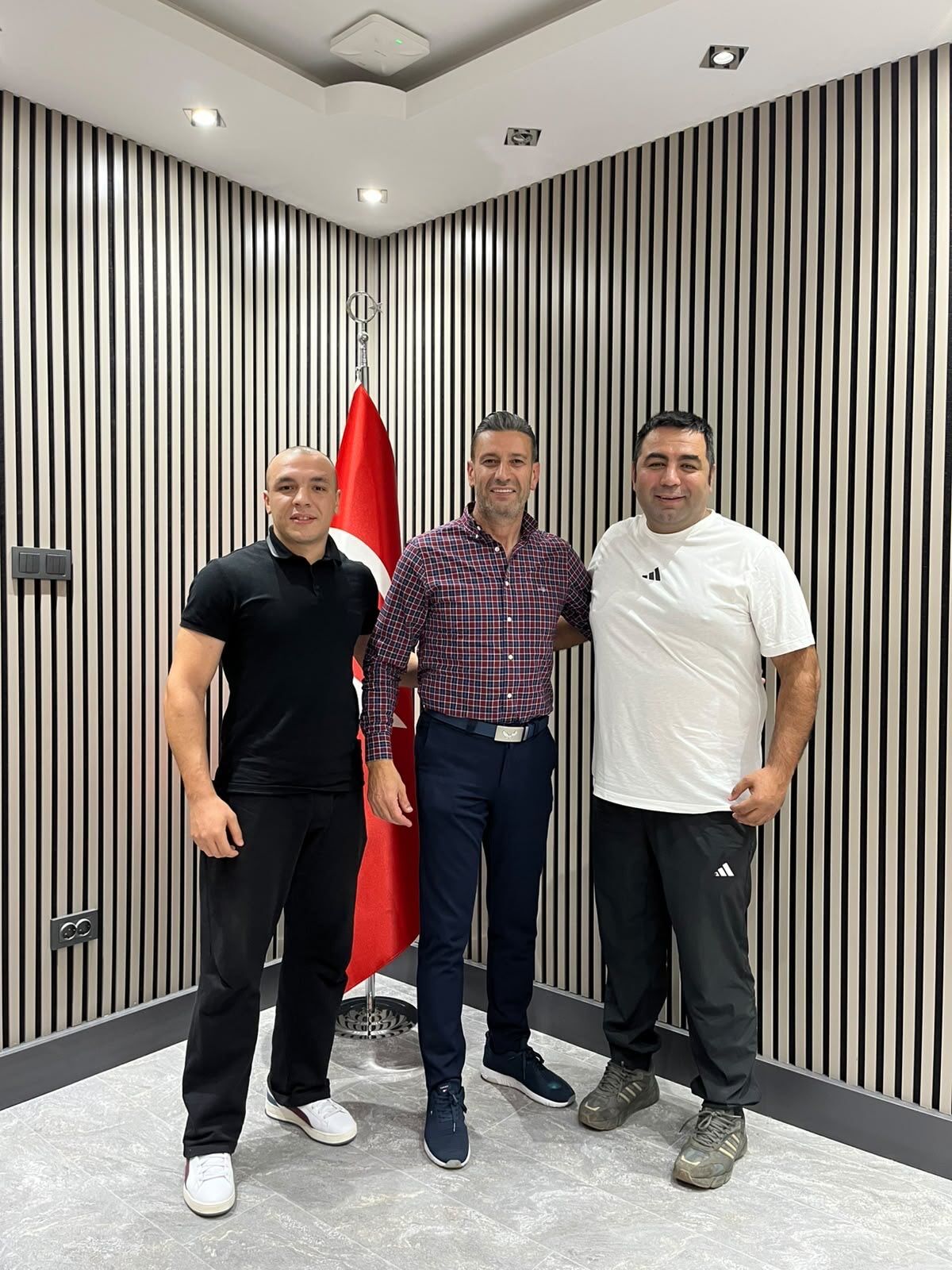 Samsunspor haber: Samsunspor Antrenörü Nihat Bilir’den Boks Federasyonu’na ziyaret