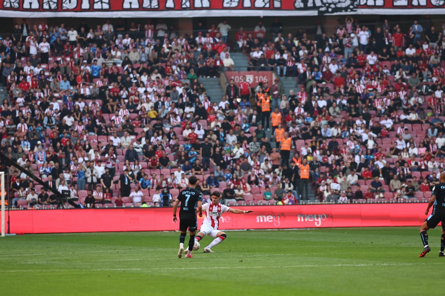 Samsunspor'da kabus devam ediyor! Trabzonspor'a 0-3 mağlup