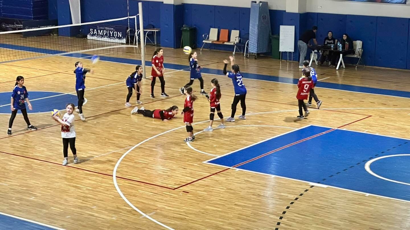 samsun haber Salıpazarı’nda geleceğin voleybolcuları yetişiyor