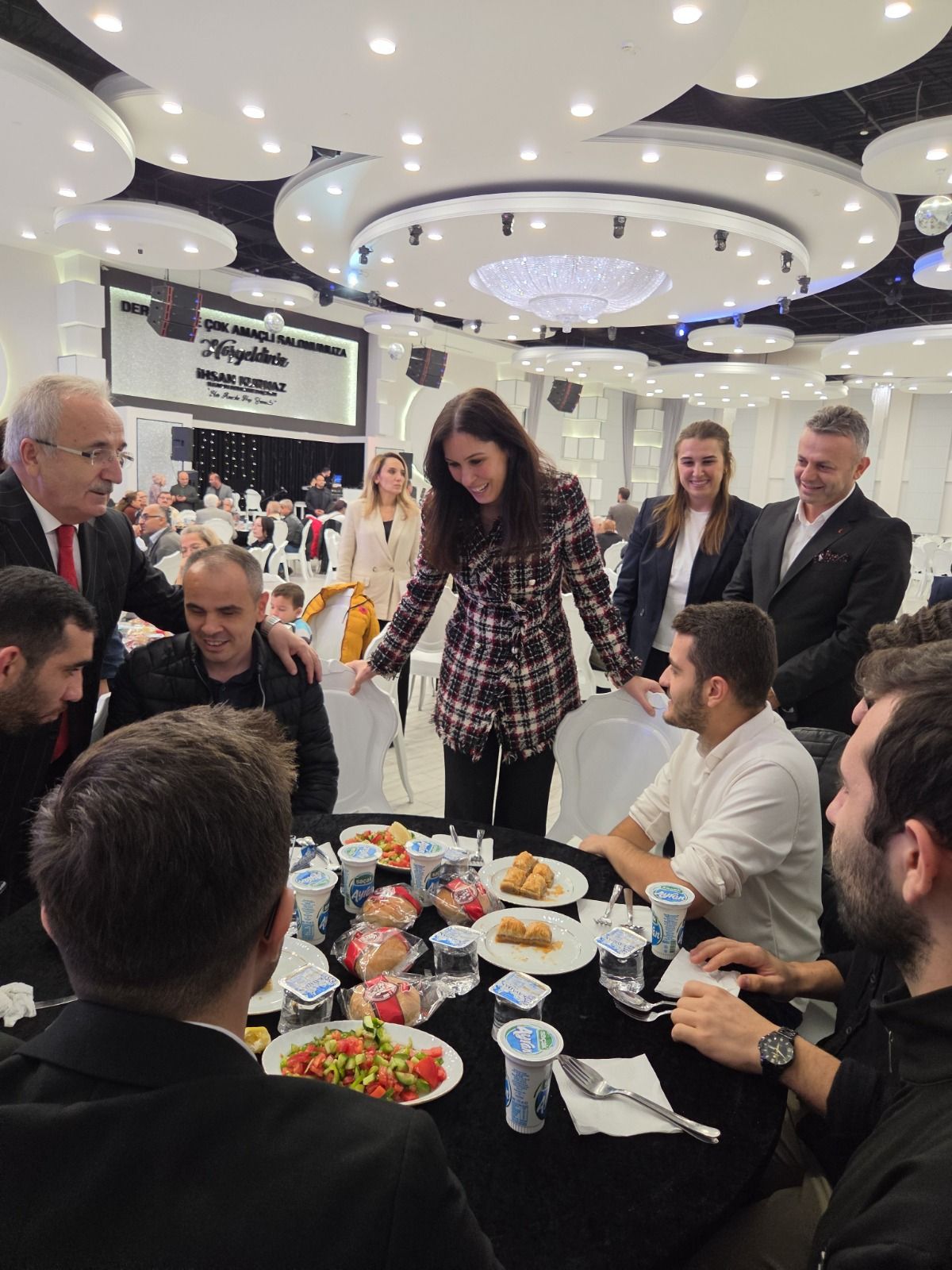 AK Partili Çiğdem Karaaslan Samsun’da sahaya indi! Talepleri dinledi