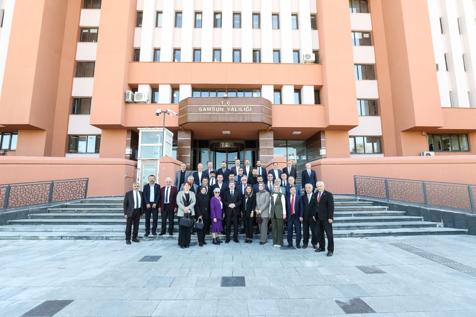 Samsun Valisi Orhan Tavlı muhtarları ağırladı!