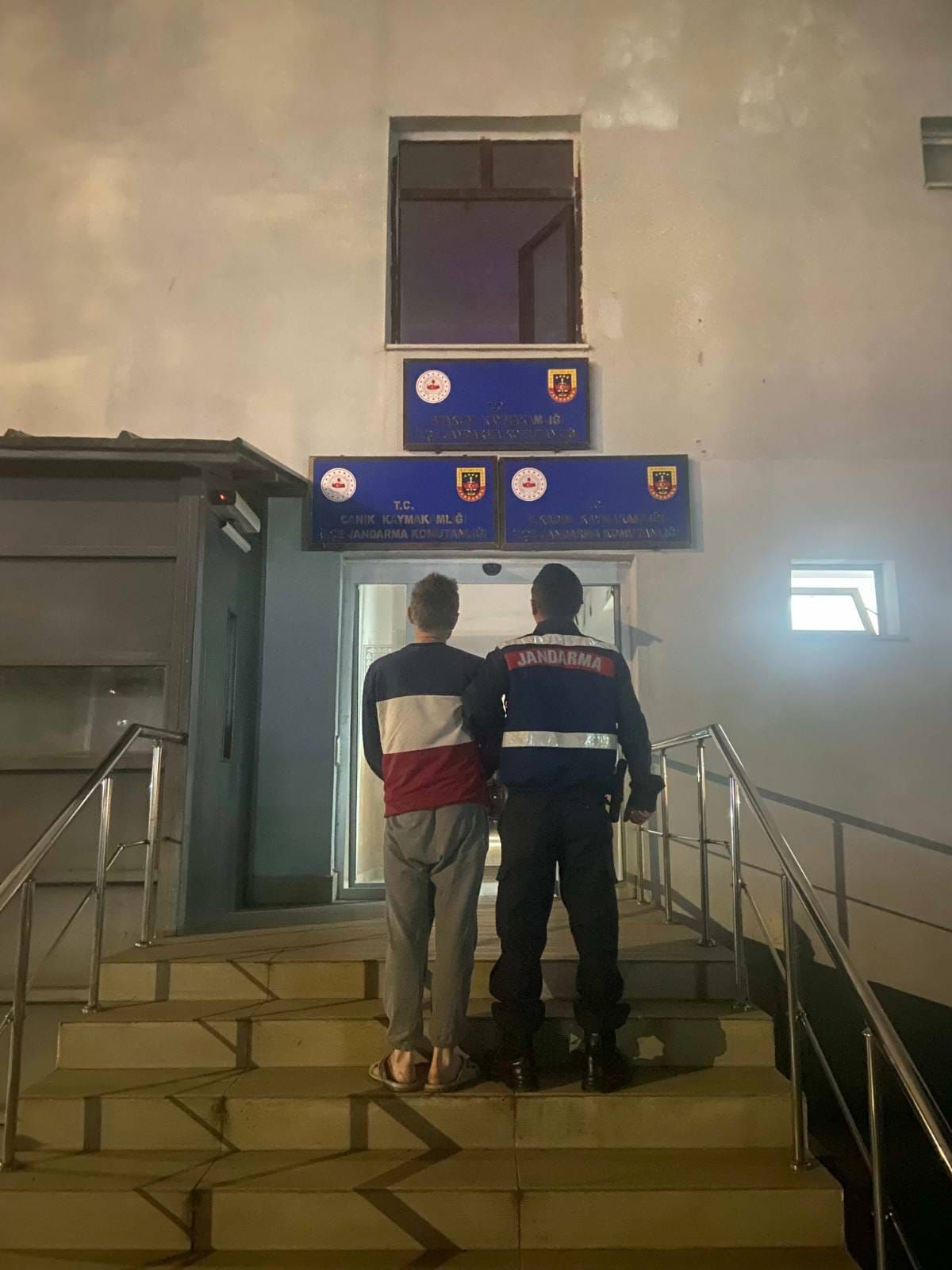15 yıl hapis cezası vardı! Samsun’da cezaevine gönderildi