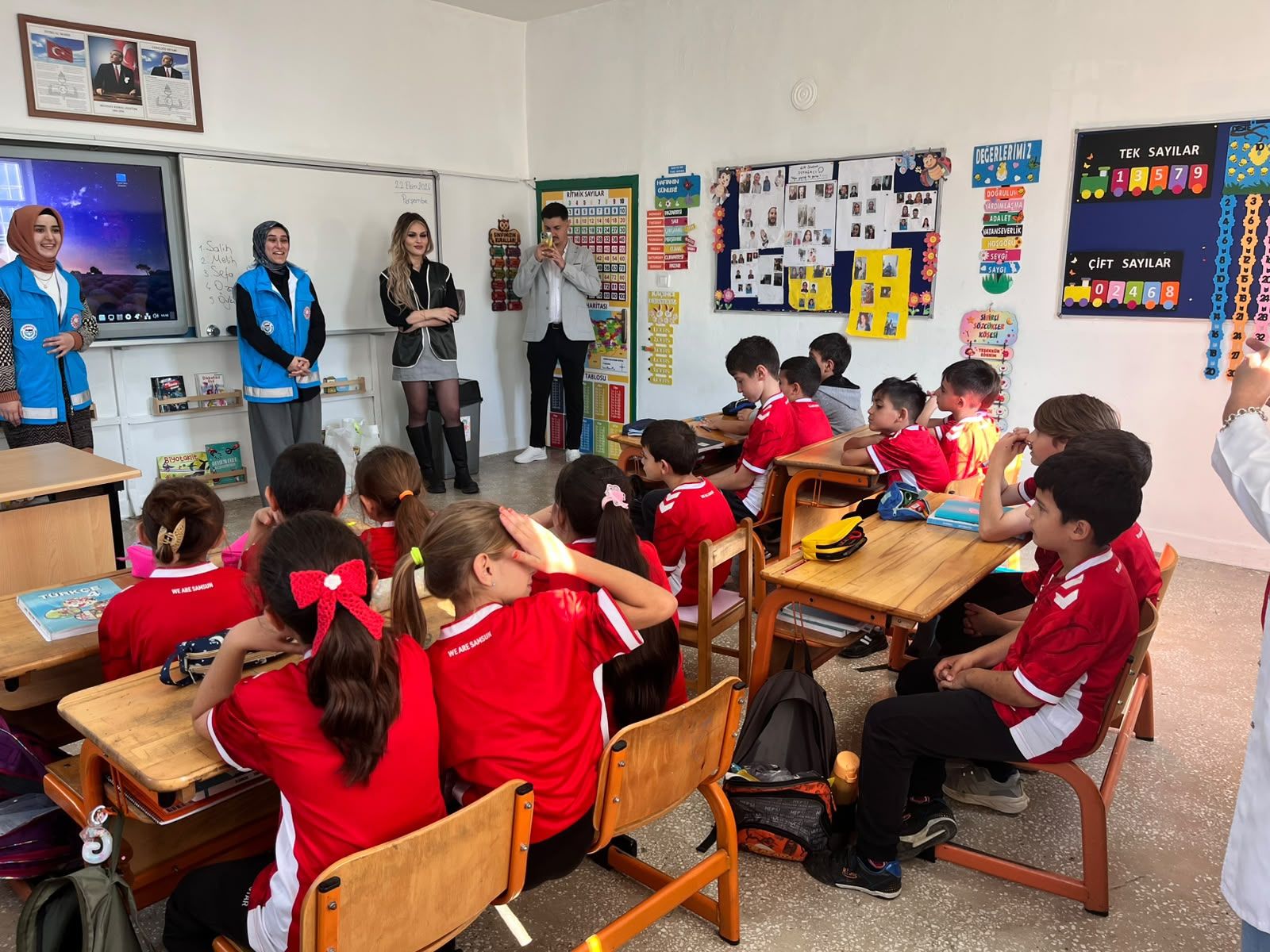 Samsun'da Tüfekci Vakfı öncülüğünde çocuklara spor alanı