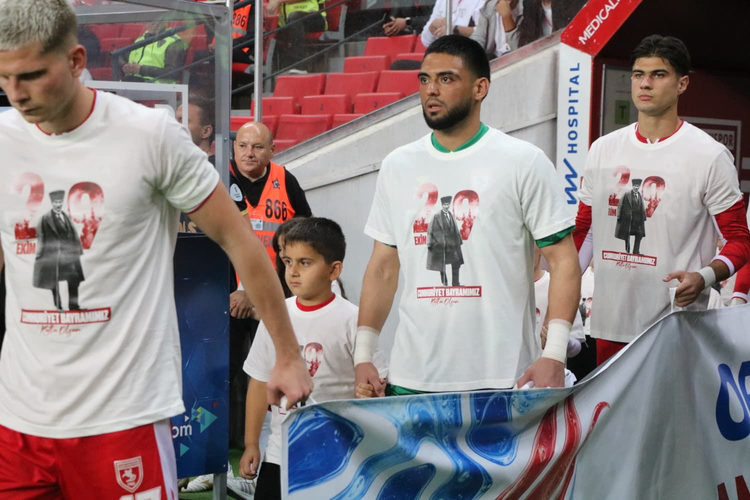 Samsun'da Atatürklü forma ile birlik ve beraberlik mesajı