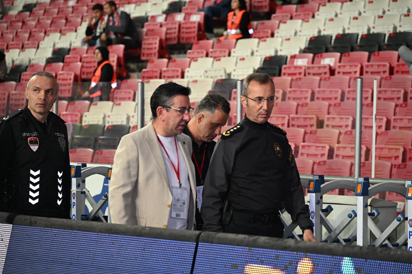 Samsun İl Emniyet Müdürü Faruk Aydın, maç öncesi tedbirleri inceledi