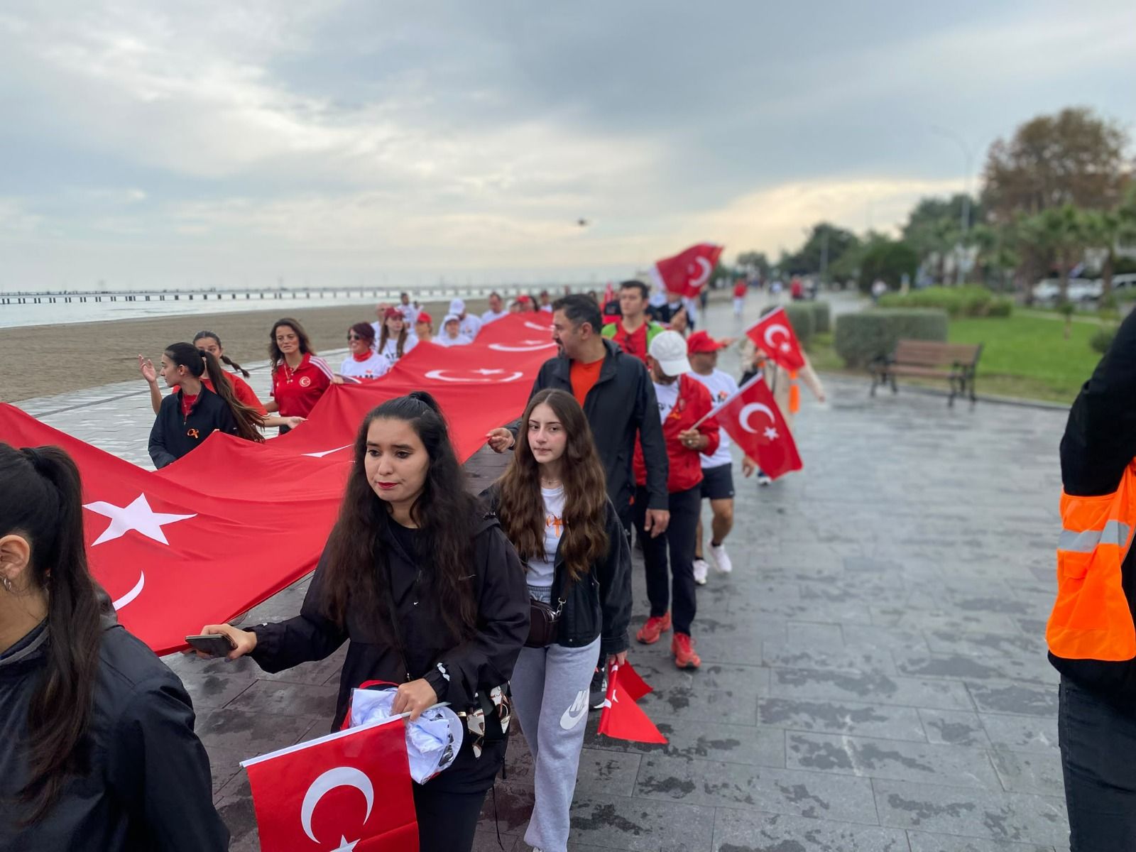 samsun haber: LÖSEV Samsun'da 29 Ekim için tek yürek oldu