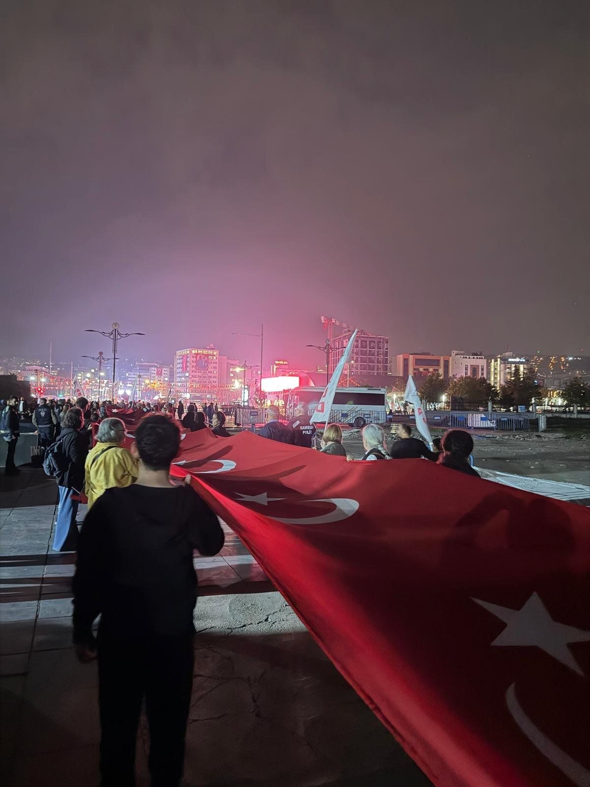 Samsun Haber: YENİ Parti Samsun teşkilatı 29 Ekim Fener Alayı'na katıldı